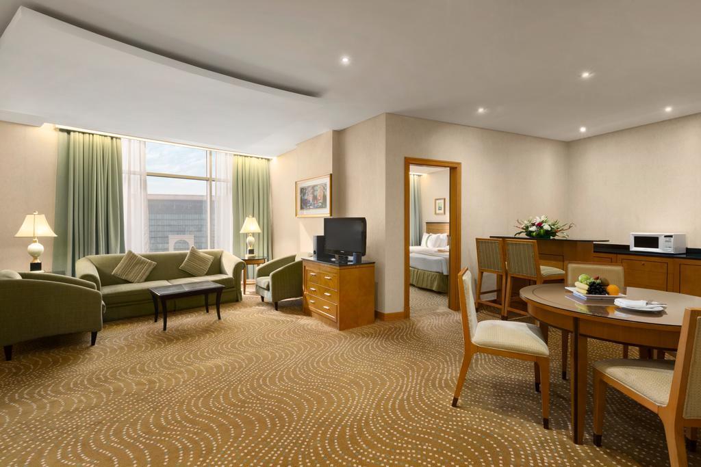 Eastyard Khobar Hotel - Formerly Ramada By Wyndham Khobar מראה חיצוני תמונה