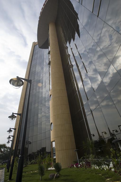 Eastyard Khobar Hotel - Formerly Ramada By Wyndham Khobar מראה חיצוני תמונה