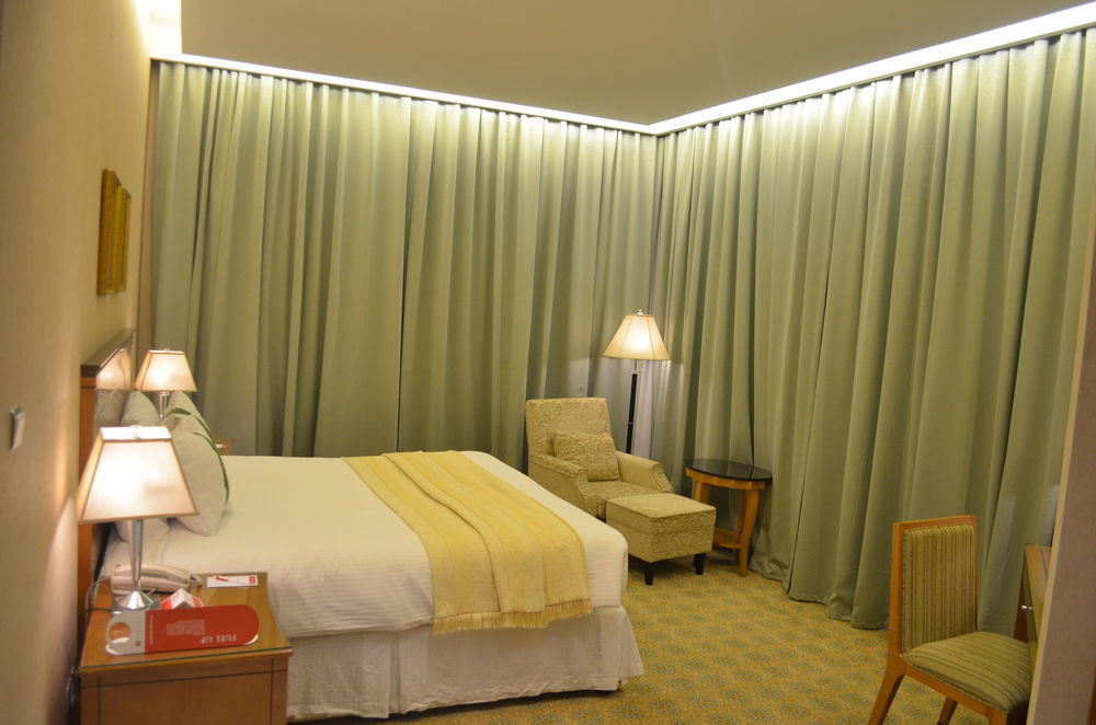 Eastyard Khobar Hotel - Formerly Ramada By Wyndham Khobar מראה חיצוני תמונה