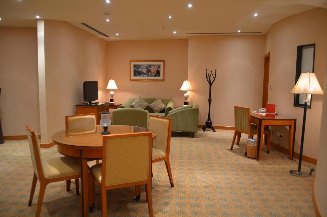 Eastyard Khobar Hotel - Formerly Ramada By Wyndham Khobar מראה חיצוני תמונה